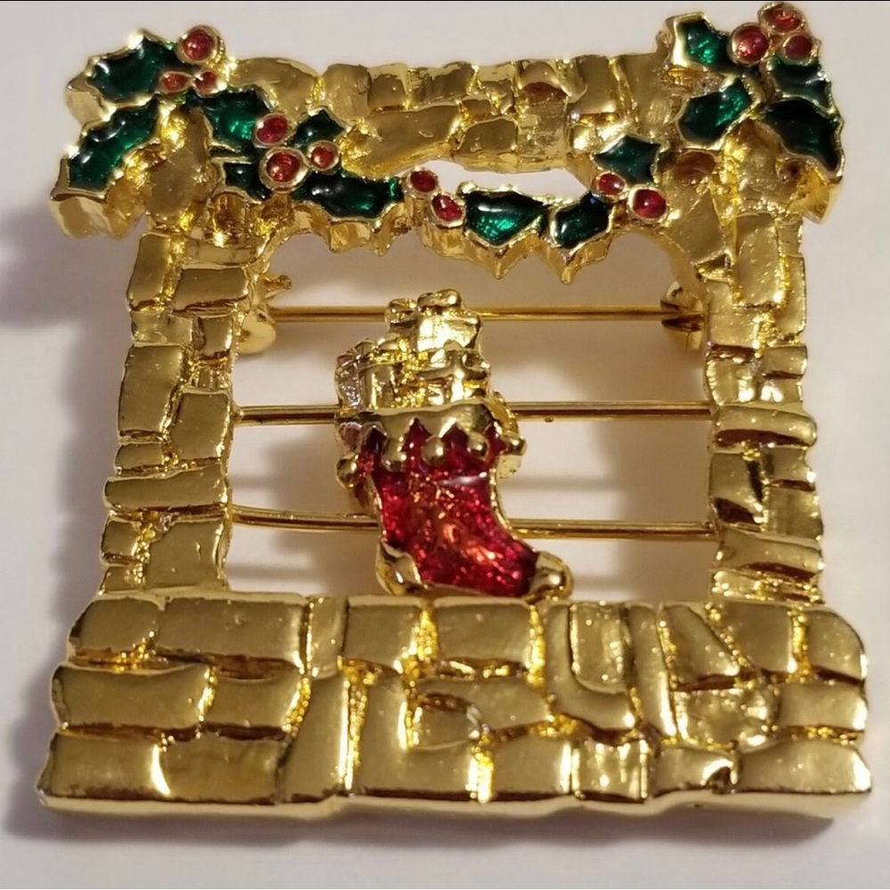 Vintage/ Fireplace/ Stockings/ Articulated/ Brooch/Pin/ Christmas Jewelry